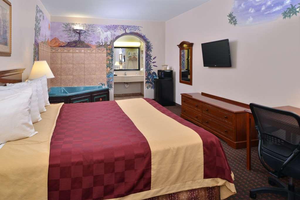 Americas Best Value Inn & Suites San Benito Room photo