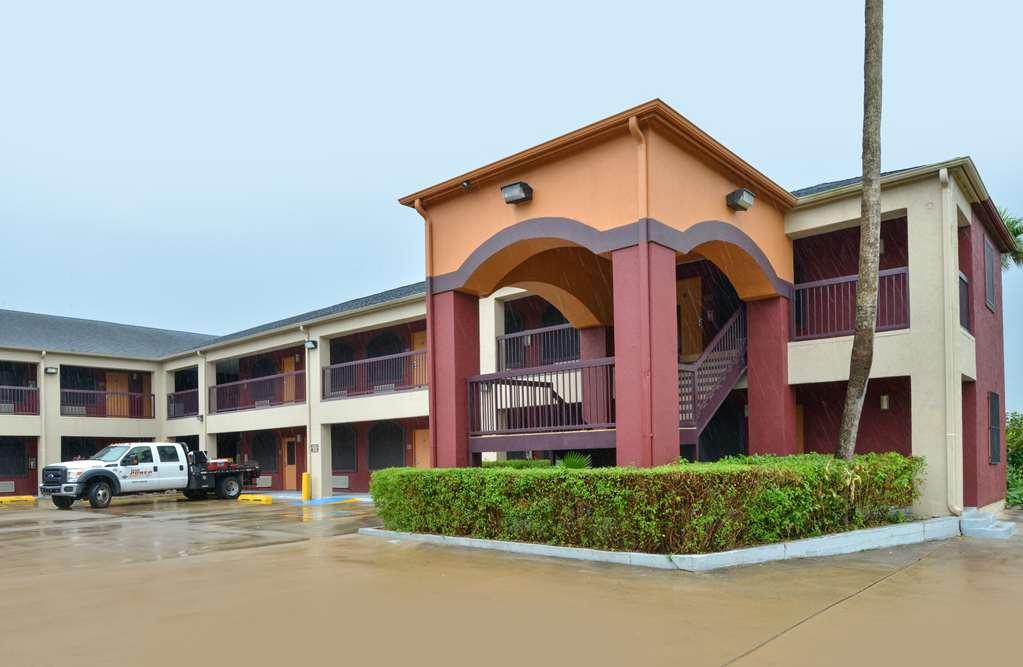 Americas Best Value Inn & Suites San Benito Exterior photo